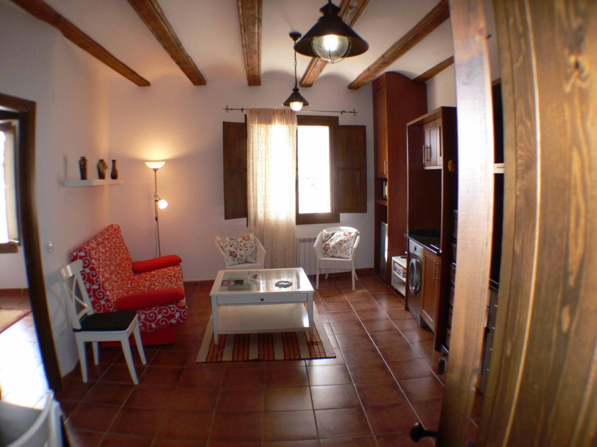 1 P Casa De Los Fernandez Rajo Orihuela del Tremedal Luaran gambar